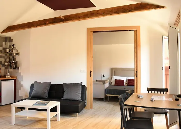 Tierra Y Arte Santona